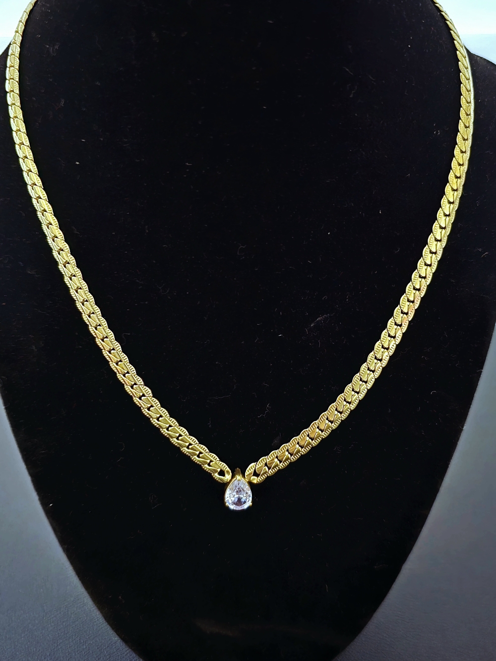 Trendy 18K Gold Plated Curb‎ Chain Necklace with Teardrop Crystal Pendant B004